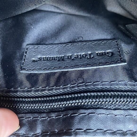 Gun Tote’n Mama Leather Studded Concealed Carry Bag Purse. Crossbody. Excellent! - Picture 9 of 16